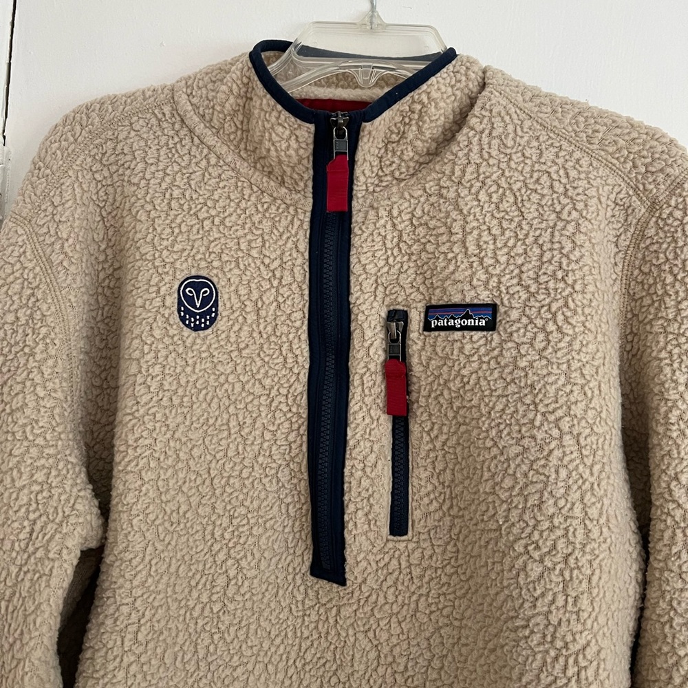 Patagonia Beige Fleece Sherpa Jacket with Navy Samsara Branded Accents - Picture 2 of 4